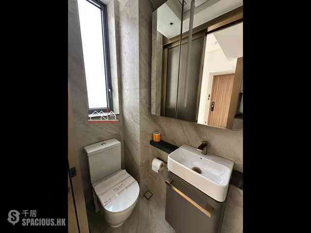 Sai Ying Pun - Des Voeux W Residence 10
