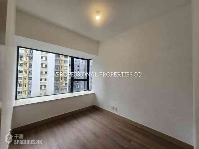 Mid Levels Central - 62B, Robinson Road 04