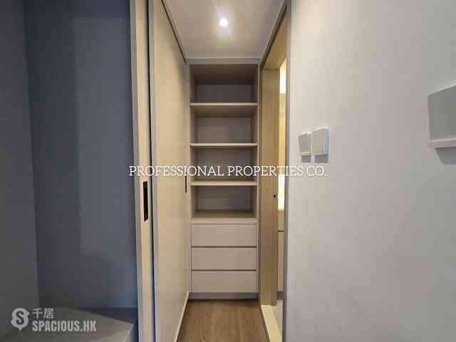 Mid Levels Central - 62B, Robinson Road 06