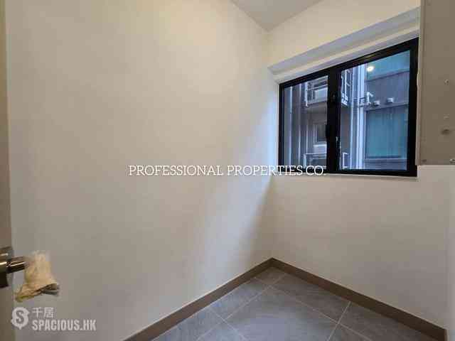 Mid Levels Central - 62B, Robinson Road 09
