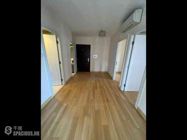 Soho - Centrestage 02