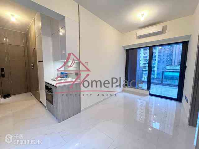 Sai Ying Pun - The Queens 02