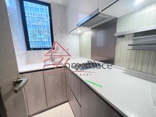 Sai Ying Pun - The Queens 04