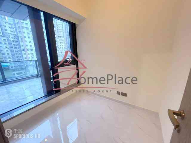 Sai Ying Pun - The Queens 06