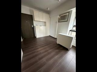 Tseung Kwan O - Well On Garden Block 4 02
