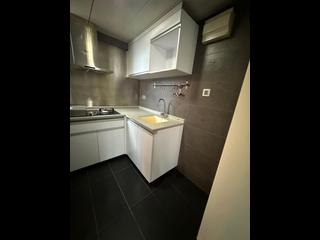 Tseung Kwan O - Well On Garden Block 4 05