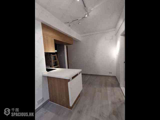 Sai Ying Pun - Lai On Building 02
