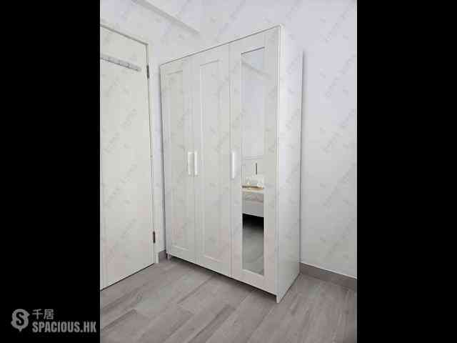 Sai Ying Pun - Lai On Building 06