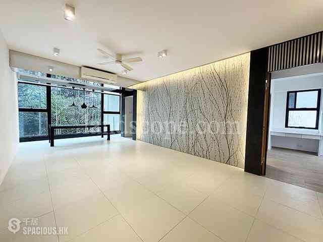 Mid Levels West - Peace Court 01