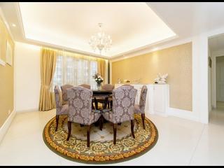 Mid Levels West - Serene Court 02