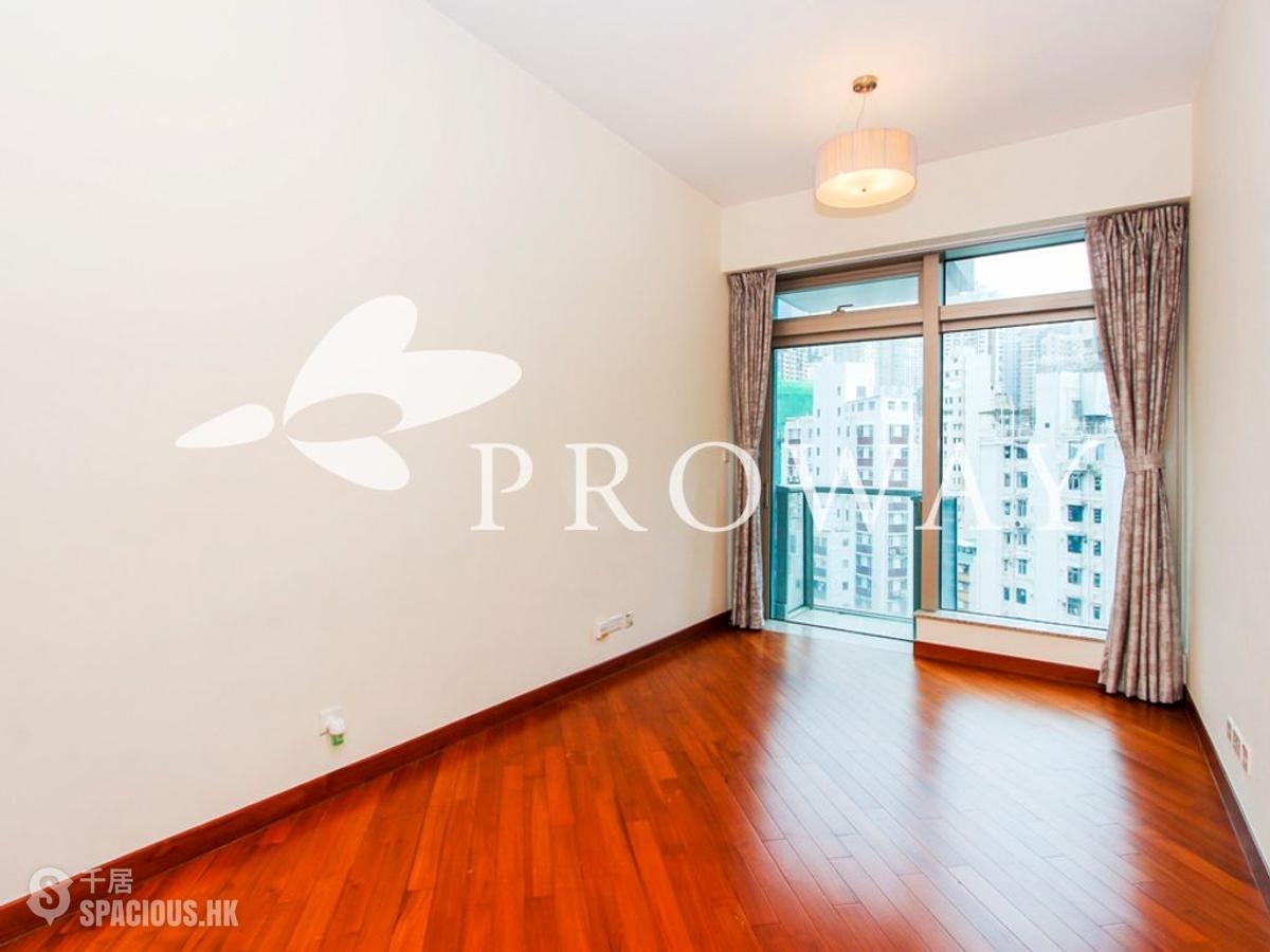 Wan Chai - The Avenue 01