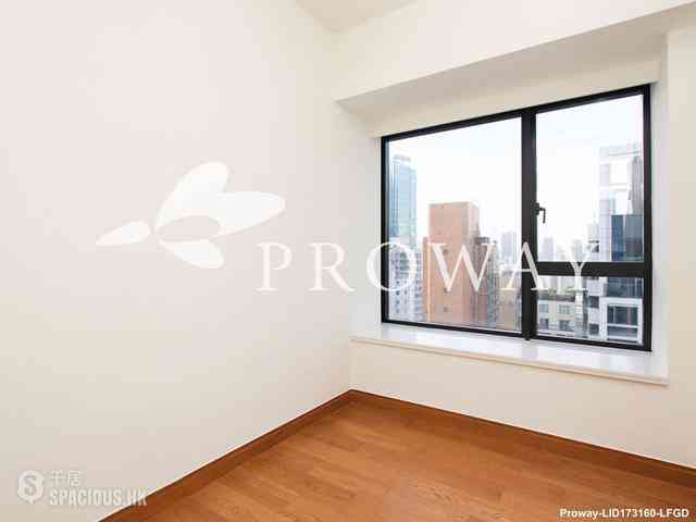 Happy Valley - The Aster (Resiglow) 08