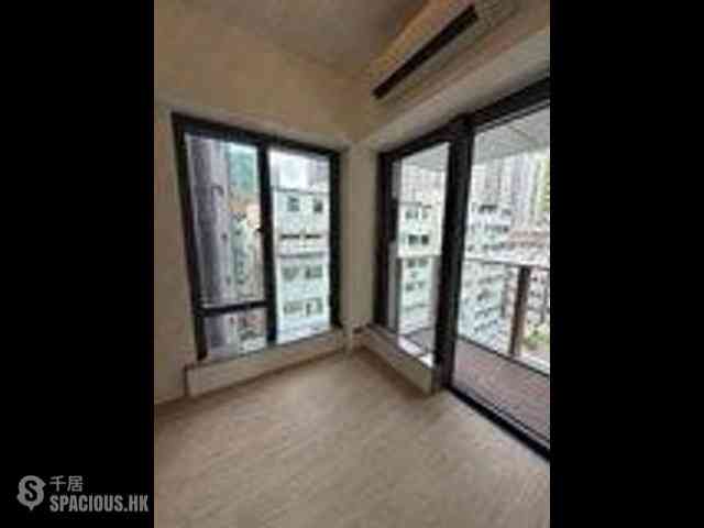 Sai Ying Pun - Des Voeux W Residence 01
