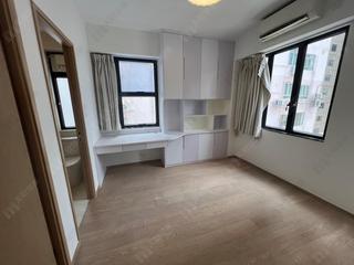 Mid Levels West - Peace Court 05