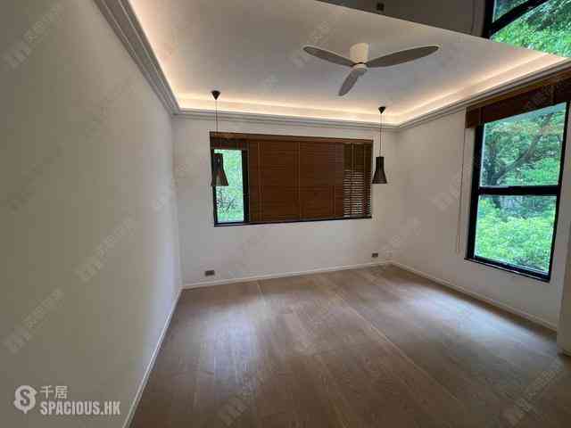 Mid Levels West - Peace Court 03