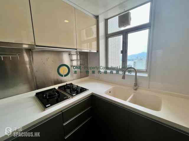 Sai Ying Pun - Island Crest 07