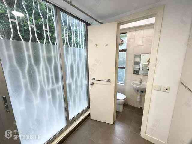 Mid Levels Central - Kam Yuen Mansion 17