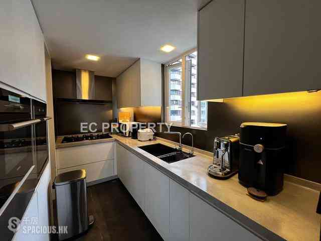 Tai Hang - Yick King Building 05