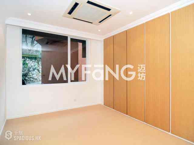 Chung Hom Kok - Pinewaver Villas 06