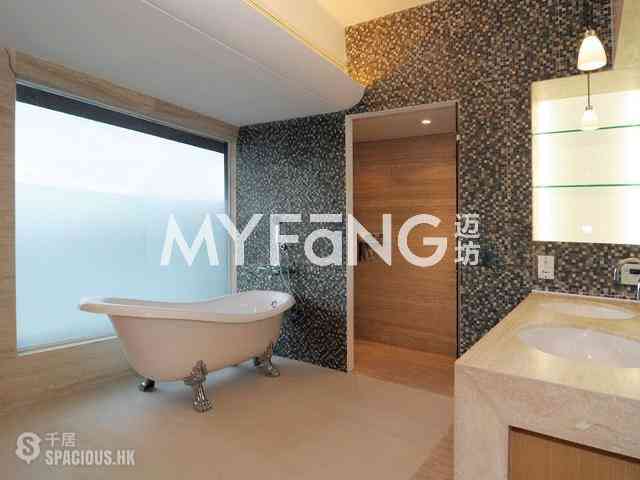 Chung Hom Kok - Pinewaver Villas 12