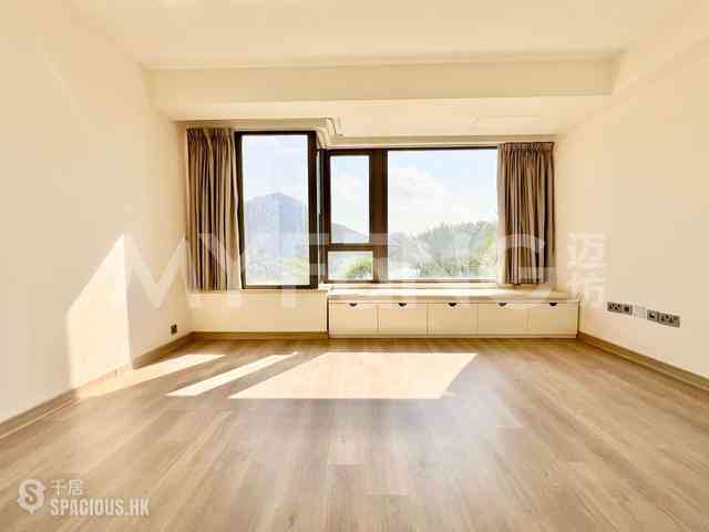 Repulse Bay - The Beachfront 07