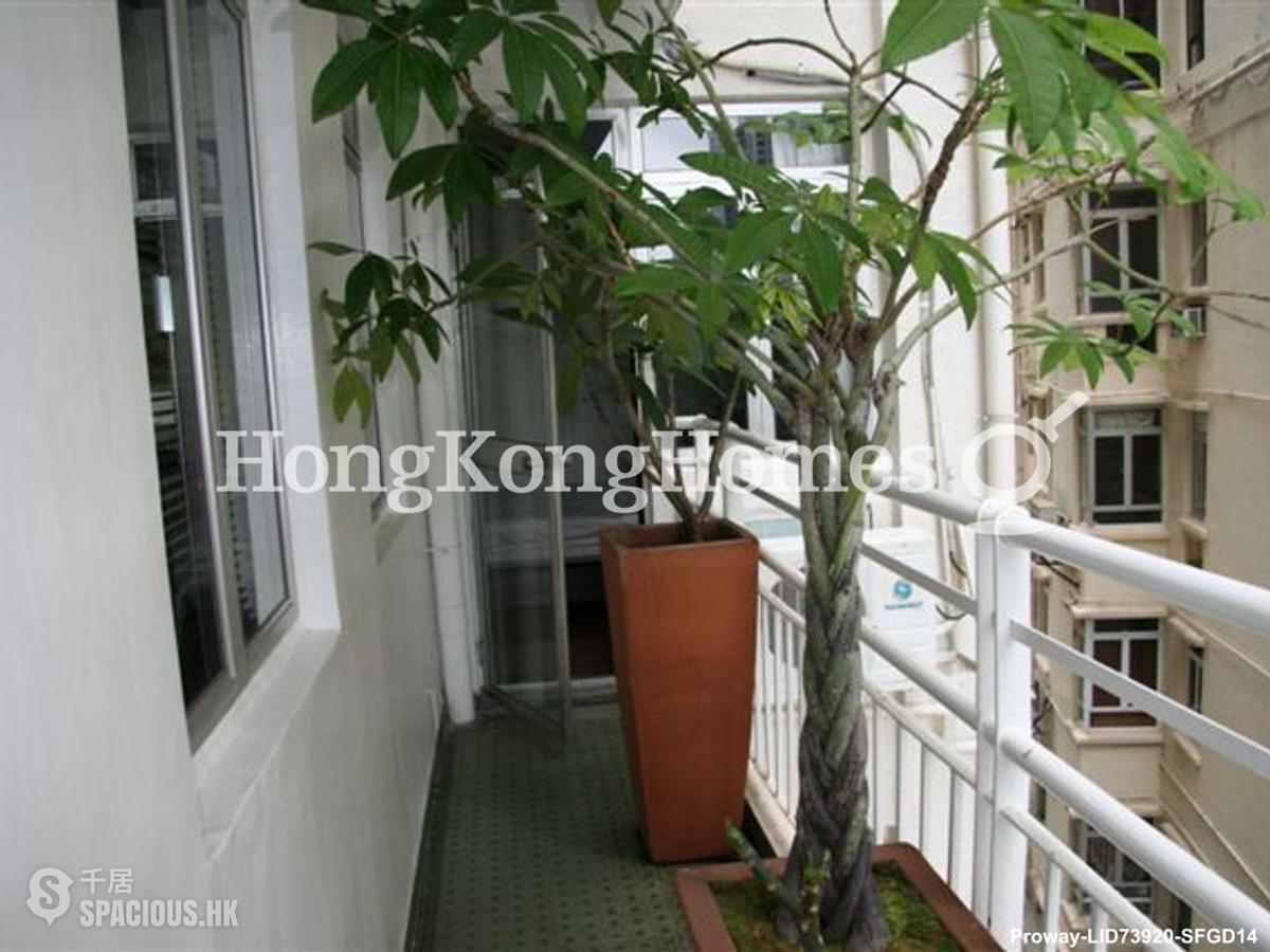 Mid Levels Central - Grand House 01