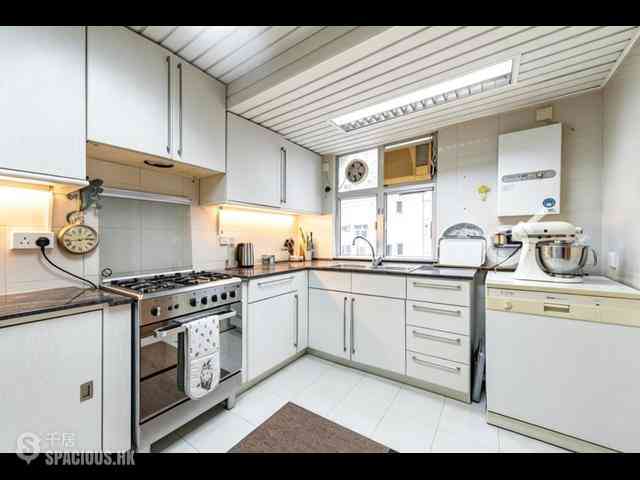 Mid Levels West - Realty Gardens 06