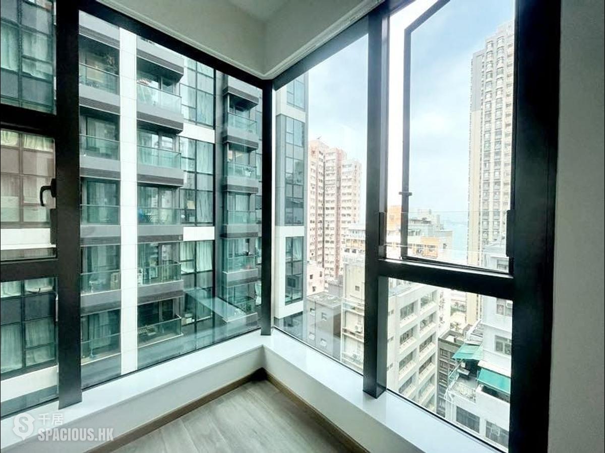 Sai Ying Pun - Two・Artlane 01