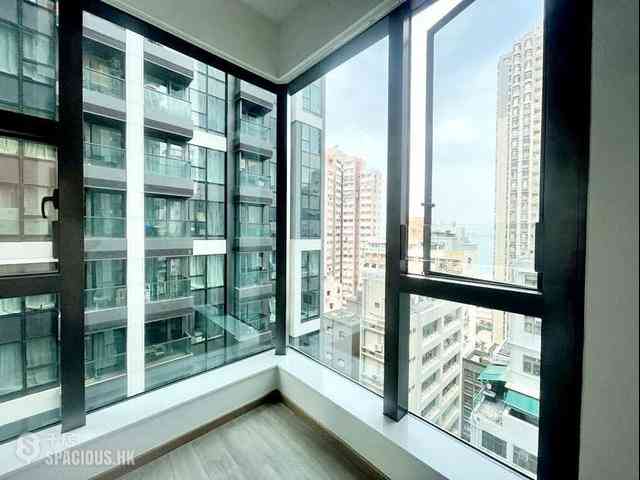 Sai Ying Pun - Two・Artlane 05