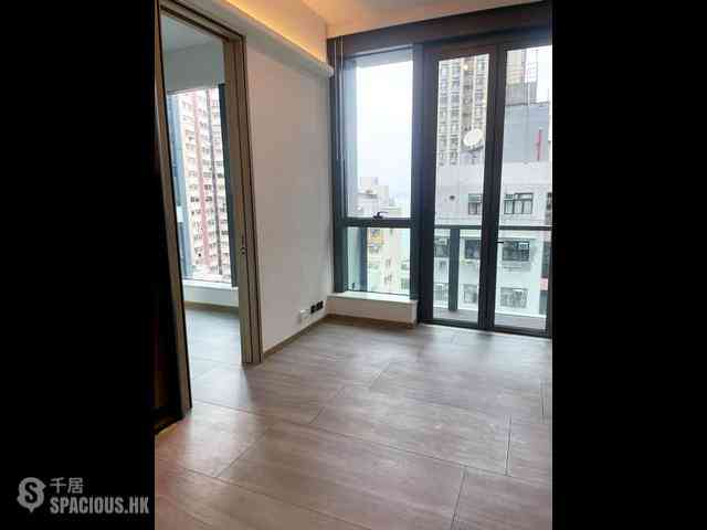 Sai Ying Pun - Two・Artlane 01