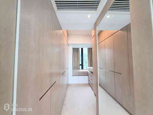 Mid Levels Central - The Harbourview 09