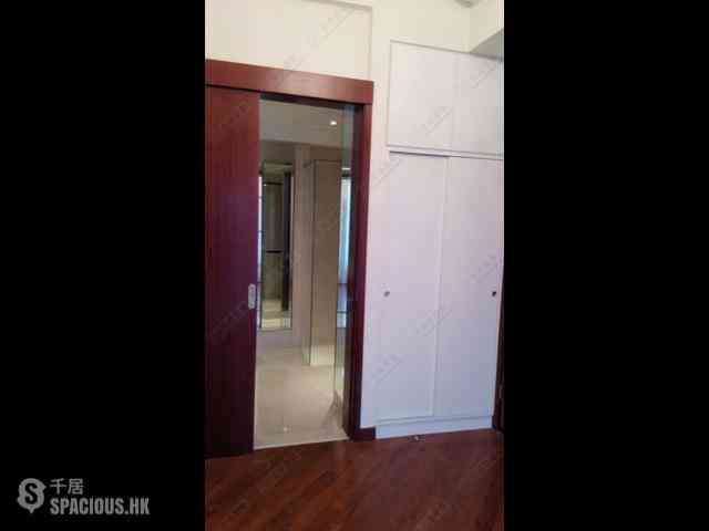 Wan Chai - The Avenue Phase 2 Block 3 06