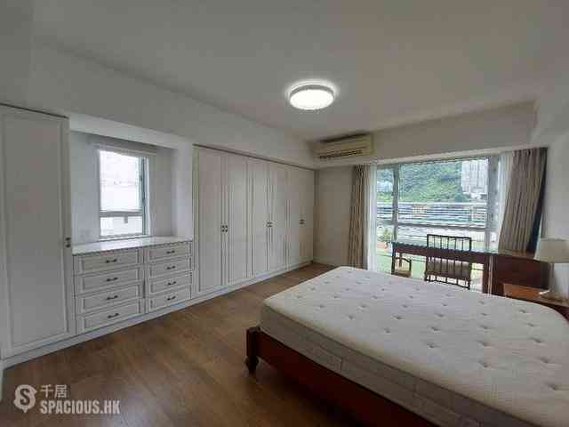 Leighton Hill - Rose Court 09