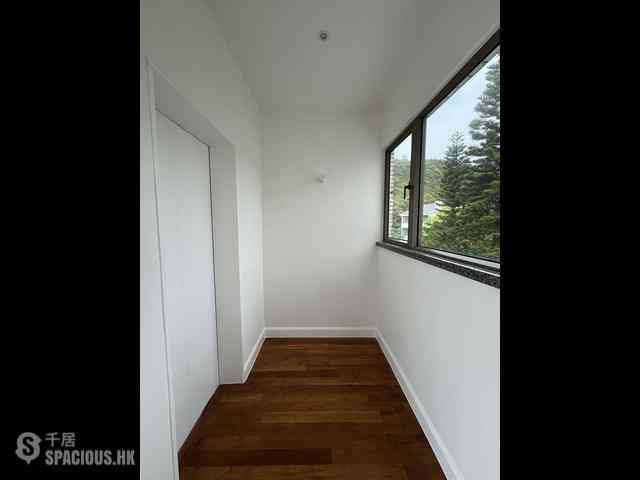 The Peak - Mount Austin Estate 30