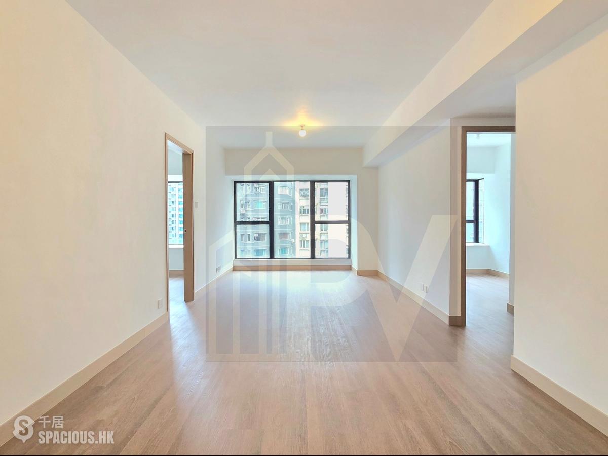 Mid Levels Central - 62B, Robinson Road 01