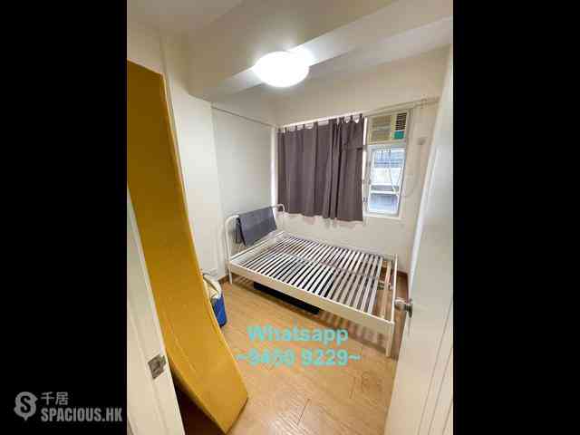Sheung Wan - 13-15, Queen's Road West 11