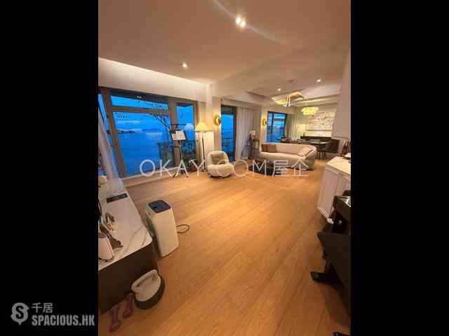 Pok Fu Lam - Villas Sorrento 03