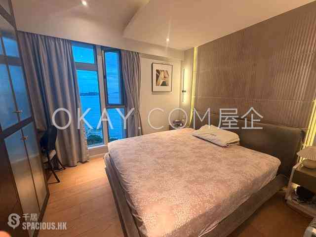 Pok Fu Lam - Villas Sorrento 09