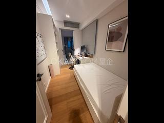 Pok Fu Lam - Villas Sorrento 10