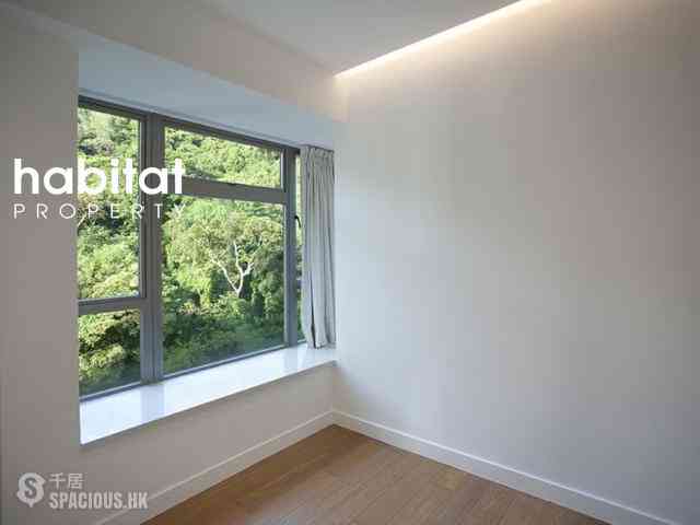 Pok Fu Lam - Villas Sorrento 03