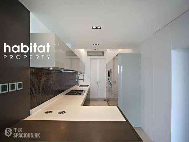 Pok Fu Lam - Villas Sorrento 04