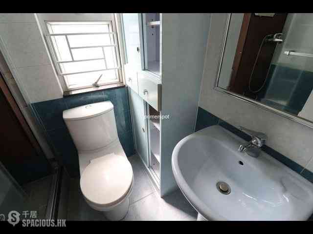 Wan Chai - Vincent Mansion 04