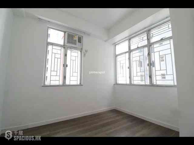 Wan Chai - Vincent Mansion 05