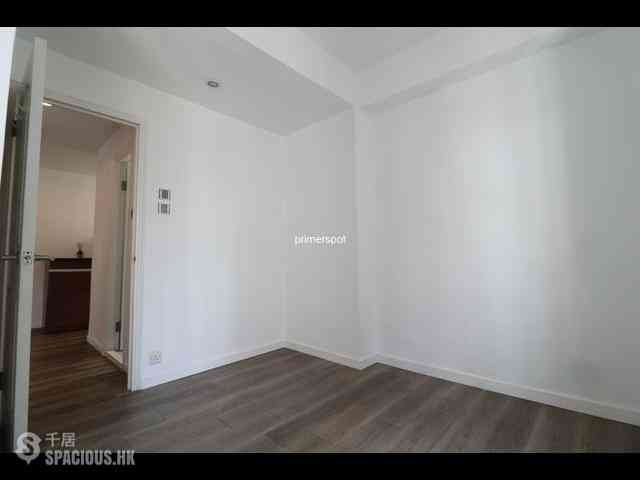 Wan Chai - Vincent Mansion 06