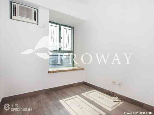 Sheung Wan - Queen's Terrace 06