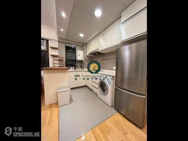Sai Ying Pun - Golden Phoenix Court 02