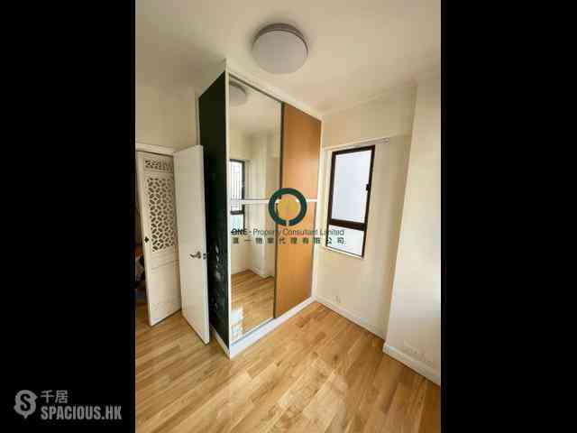 Sai Ying Pun - Golden Phoenix Court 05