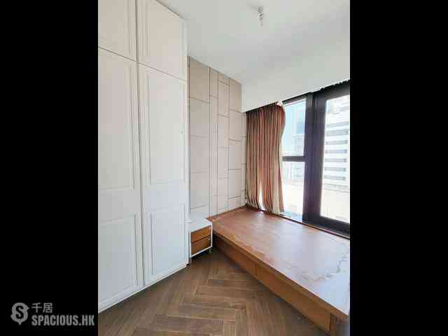 Shek Tong Tsui - One South Lane 04