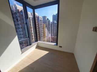 Sai Ying Pun - Des Voeux W Residence 02