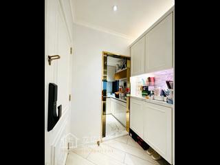 Mid Levels Central - Tycoon Court 10